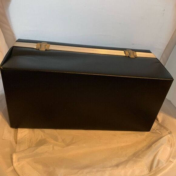 30 Cassette Tape Black Faux Leather Case - Picture 5 of 12